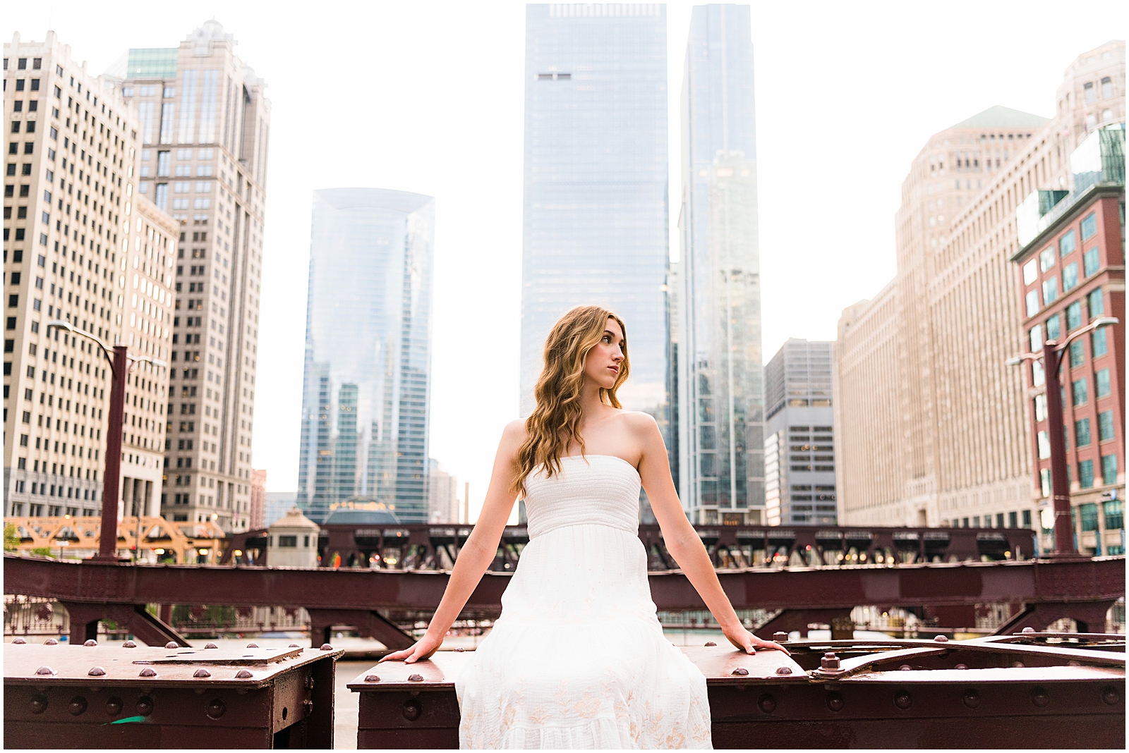 Three go-to poses for your senior photos – Sarah Jane Photography is a high school senior photographer serving Bourbonnais & Chicagoland.