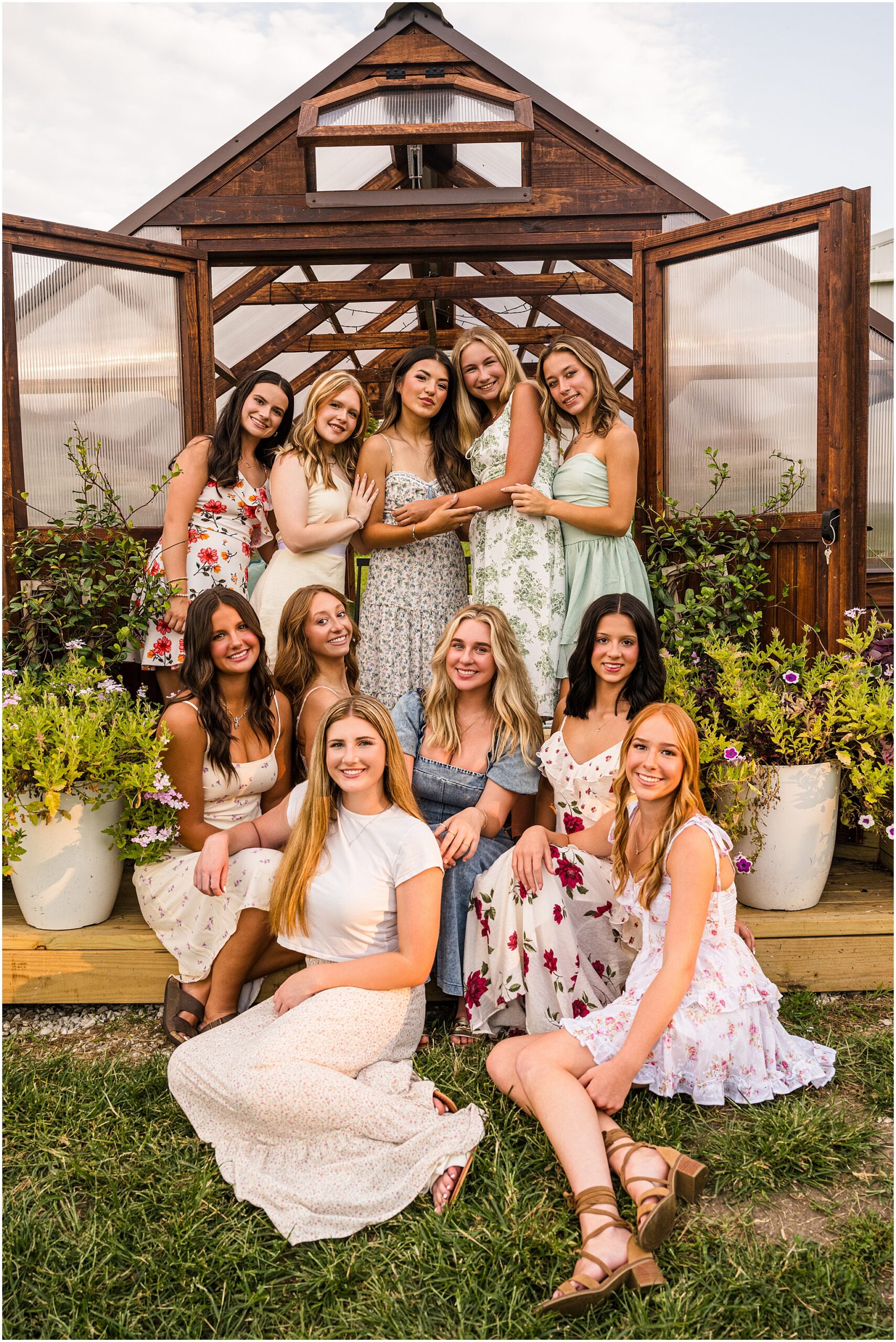 Mod Squad 2026: Proclamation Flowers Shoot – Sarah Jane Photography is a high school senior photographer serving Bourbonnais & Chicagoland.